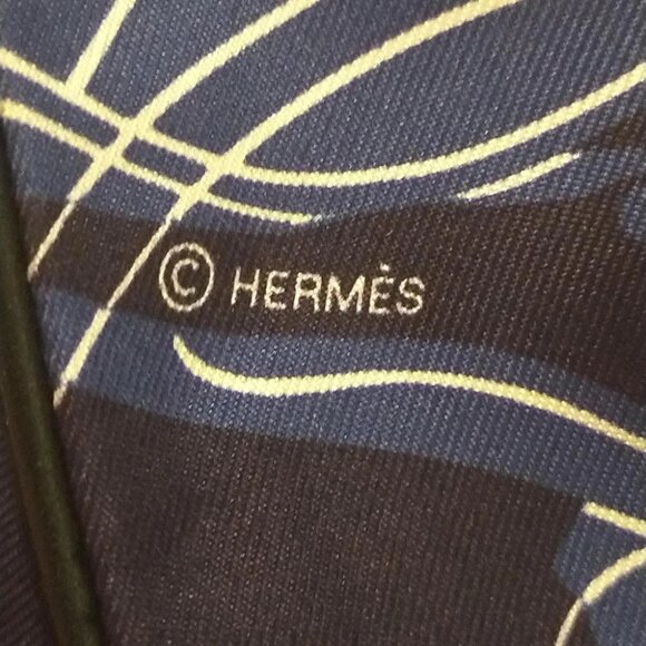 Auth HERMES Tuileries de tsujours - Dark Navy Blue Multi Scarf - Picture 2 of 4